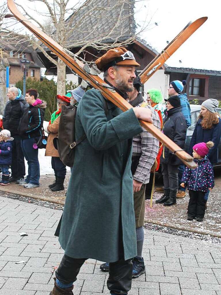 Die „Blsmer Wagenbauer“ lieen als Skifahrer anno dazumal 125 Jahre Skilauf hochleben.