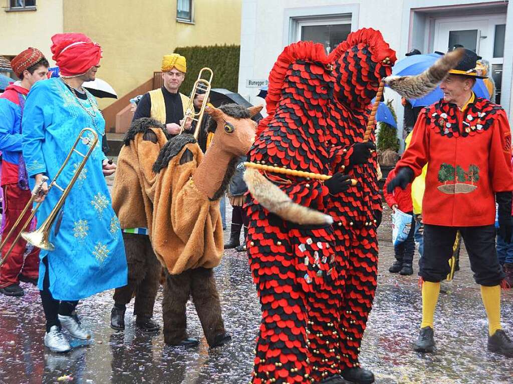 In Ewattingen tanzte nicht nur der Strohbr.