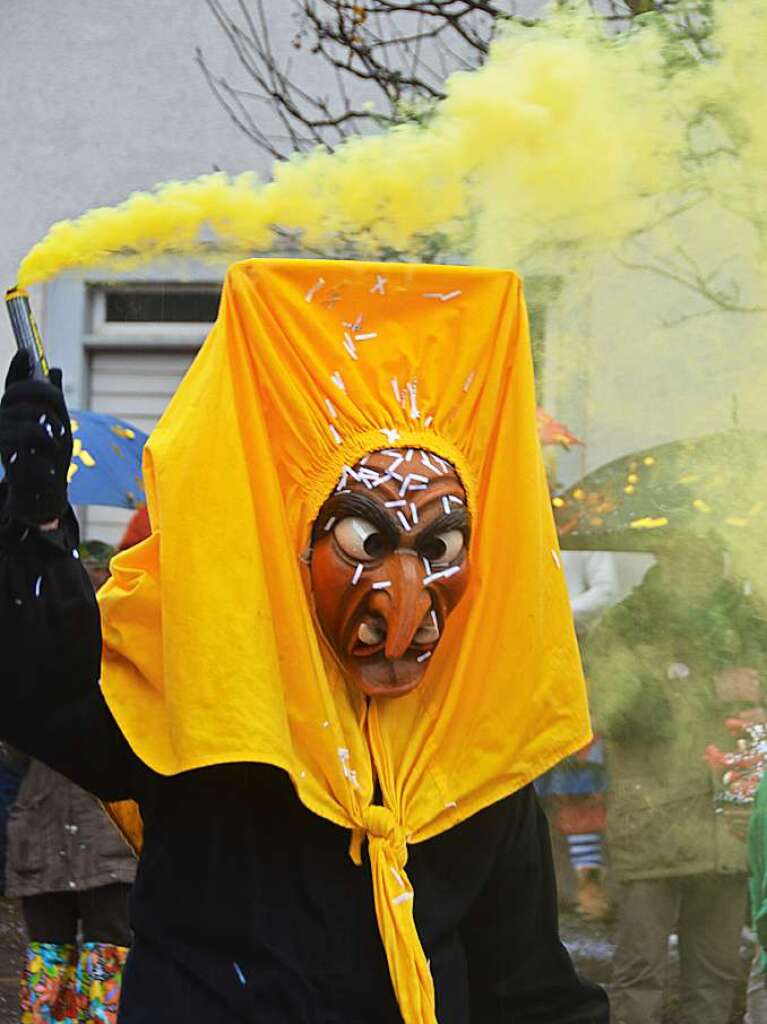 Im Dunstkreis der Hexen: Die schaurig-schnen Figuren trieben ihre Spe mit dem Publikum.