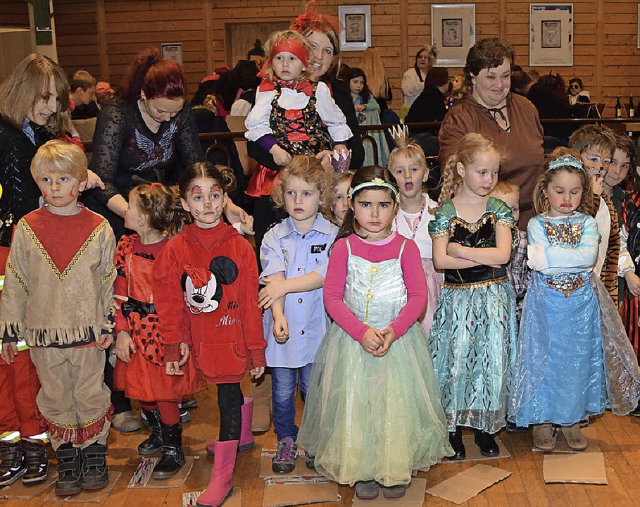 Auch Kinder Feiern Ausgelassen Fastnacht Höchenschwand Badische Zeitung 