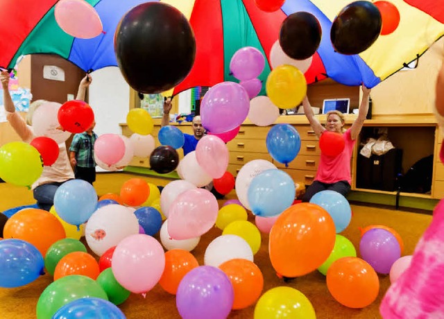 Luftballons fliegen in der Musikschule...einsten an Musik herangefhrt werden.   | Foto: Fotos: Stadt Waldkirch