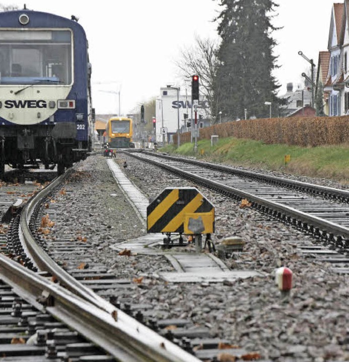 Rangierbetrieb im Wohngebiet: Damit so...ng der Kaiserstuhlbahn Schluss sein.    | Foto: Wendel