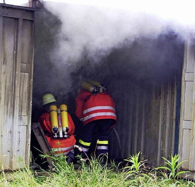 Der alte Brandbungscontainer ist ausg...r fr bungen der Feuerwehr ausgebaut.  | Foto: Feuerwehr
