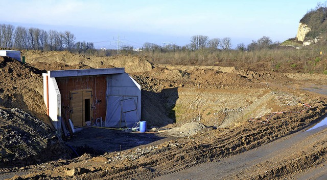 Von der  80 Meter langen Rhre ist nur noch der Eingang zu sehen.   | Foto: Frey