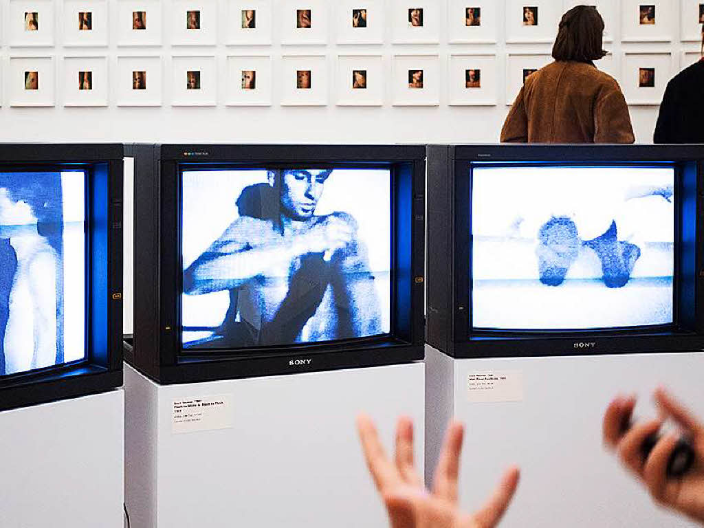 Videoreihe zum Krper als Objekt aktionsbasierter Kunst mit Videos  von Bruce Nauman, Marina Abramoci & Ulay und anderen