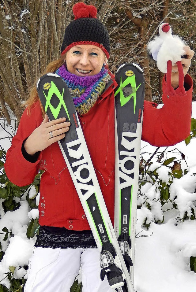 Rot-wei-schwarz, die Farben des Klapp...elina Schuster auch auf der Skipiste.   | Foto: Privat