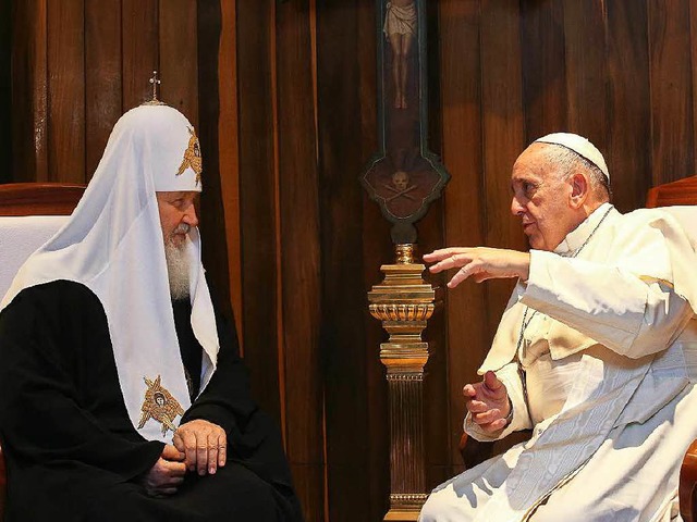 Erstes Treffen der  Kirchenoberhupter...anziskus und Patriarch Kirill auf Kuba  | Foto: dpa