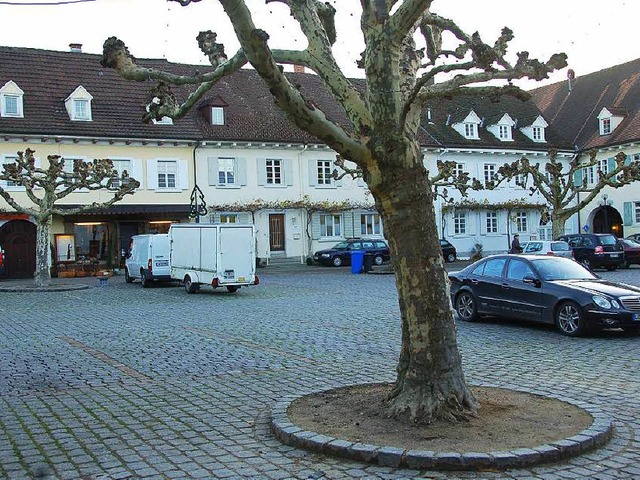 Auch in Kandern regnet es so stark, da...umenplatz (unser Bild) abgesagt wurde.  | Foto: langelott