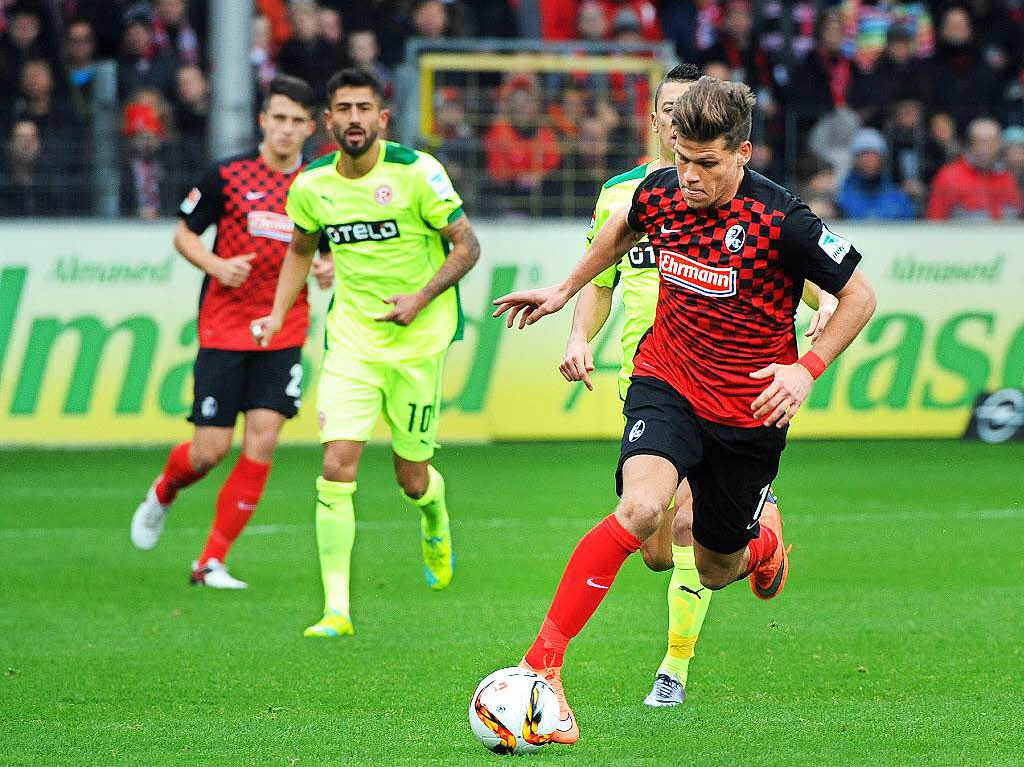 Nur vom Punkt getroffen: Der SC Freiburg spielt nicht sonderlich gut und schafft es deshalb nicht einen Punkt mitzunehmen.