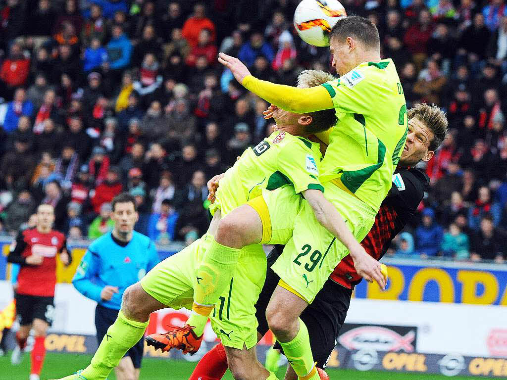 Nur vom Punkt getroffen: Der SC Freiburg spielt nicht sonderlich gut und schafft es deshalb nicht einen Punkt mitzunehmen.