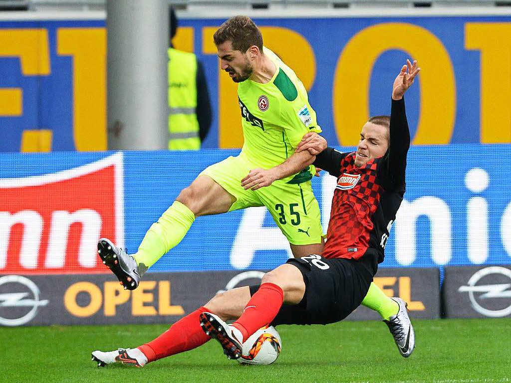 Nur vom Punkt getroffen: Der SC Freiburg spielt nicht sonderlich gut und schafft es deshalb nicht einen Punkt mitzunehmen.