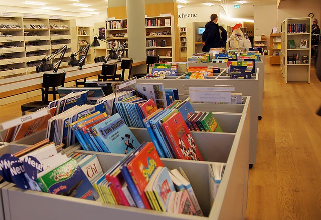 Beliebt: Die neue Bibliothek im ehemal...ele Kundinnen und Kunden dazugewonnen.  | Foto: Valentin Zumsteg