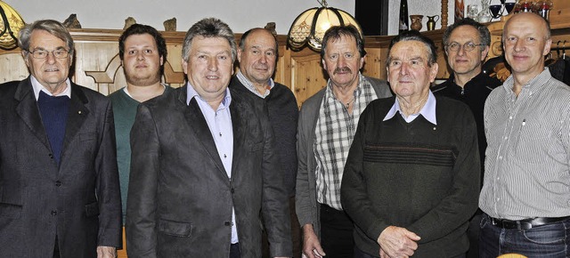 Die wiedergewhlten Vorstandsmitgliede...ayer, Gerd Mller und Joachim Sarnow.   | Foto: Dietmar Noeske