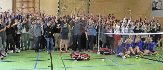 <BZ-FotoAnlauf>REALSCHULE: </BZ-FotoAn...tnerin Charmaine Reid (rechts vom OB).  | Foto: Privat/DPA