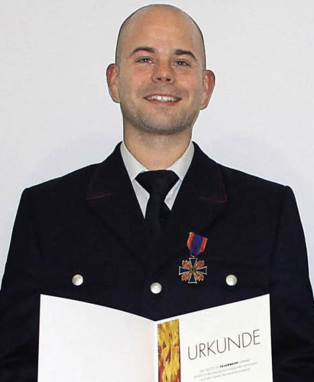 Andreas Palzer wurde mit dem Feuerwehr-Ehrenkreuz in Bronze ausgezeichnet.   | Foto: Privat
