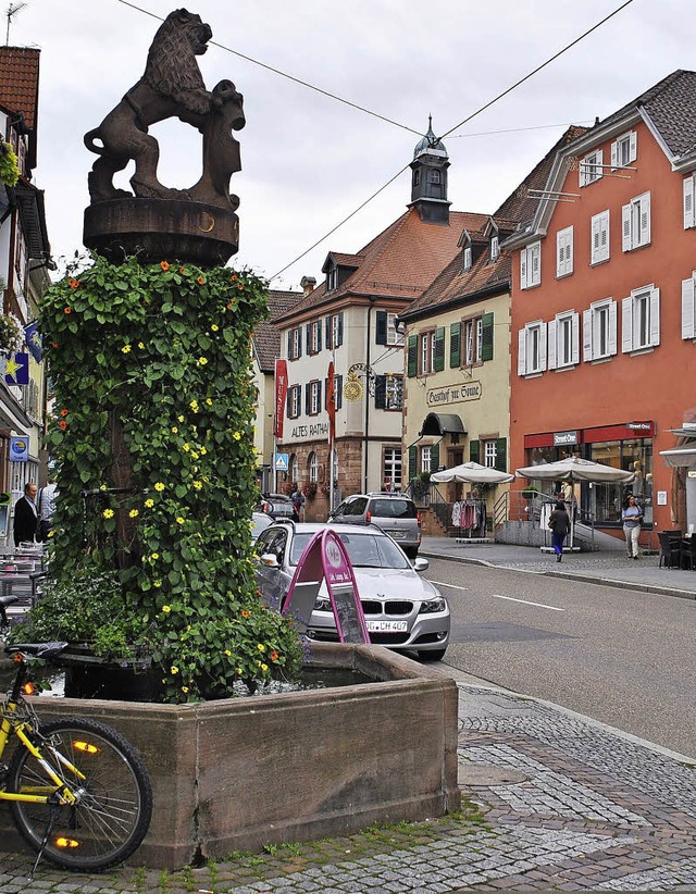 Der Lwenbrunnen wird nach seiner Vers...en Fugngerzone in Oberkirch werden.   | Foto: robert ullmann