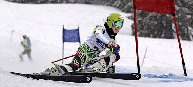 Engagiert um die Doppelstange: Chiara ...-Meisterschaft bei den Schlerinnen.    | Foto: Martin Siegmund