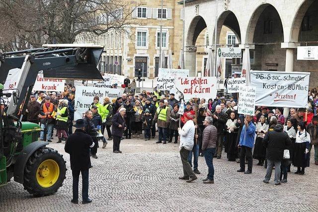 230 Markgrfler demonstrieren in Stuttgart