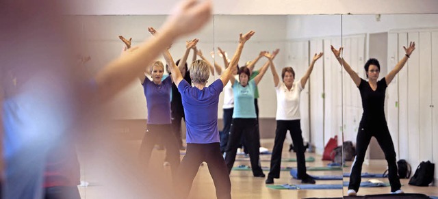 Ob klassische Gymnastik wie hier im Bi...eiten, sich fit und gesund zu halten.   | Foto: Archivbild: Andreas Weise/Factum