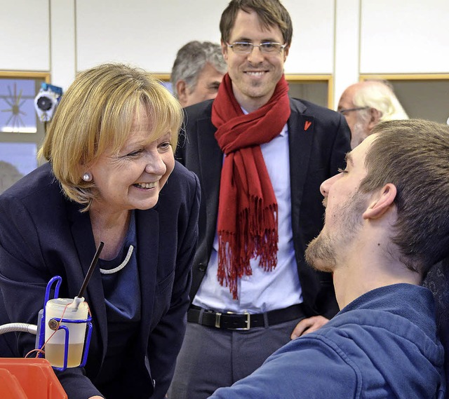 Hannelore Kraft im Gesprch mit dem k...en Wahlkreis Lrrach Philipp Schlieer  | Foto: Martin Herceg