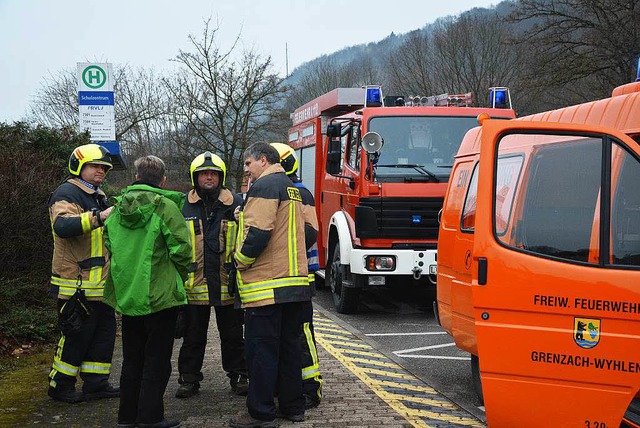 Feuerwehreinsatz in Grenzach-Wyhlen nach einem Chemieunfall in der Schweiz.  | Foto: Heinz u. Monika Vollmar