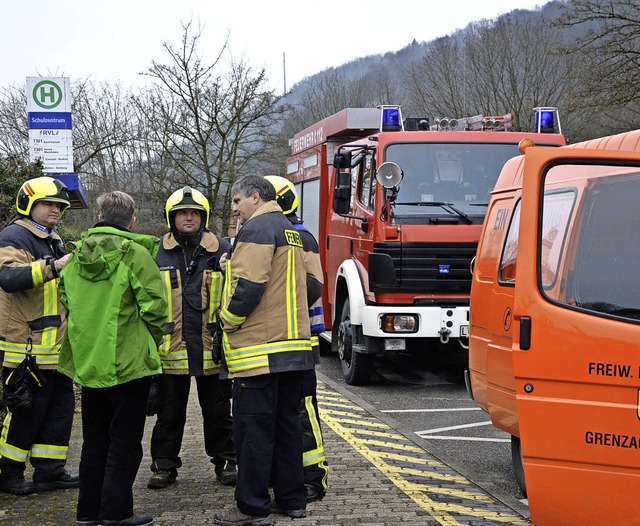 Ordnungsamtsleiter Jrgen Kuflin besp...ten Abend mit dem Gestank beschftigt.  | Foto: Heinz Vollmar