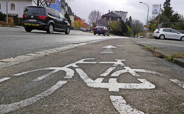 Noch offen ist, ob der Busstreifen an ... auch fr Radfahrer freigegeben wird.   | Foto: Willi Adam