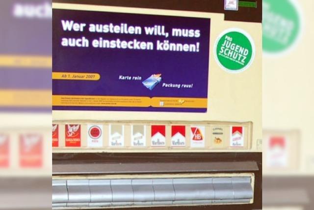 Merkwrdige Eigentumsdelikte: Zigarettenautomat in Titisee aus der Wand gerissen