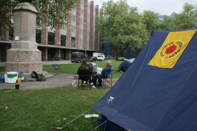 Platz der Alten Synagoge: Anti-Atom-Mahnwache muss Zelte abbauen