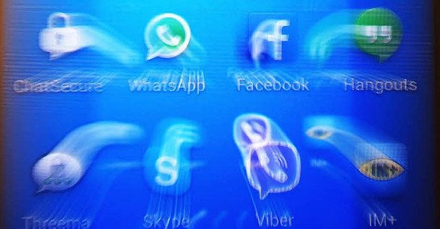 Soziale Netzwerke und andere Web-Diens...lichen. Doch sie bergen auch Gefahren.  | Foto: Dpa