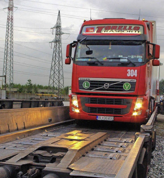 Die rollende Landstrae gilt als Alter... zum zweiten Gotthardt-Straentunnel.   | Foto: Reissmann