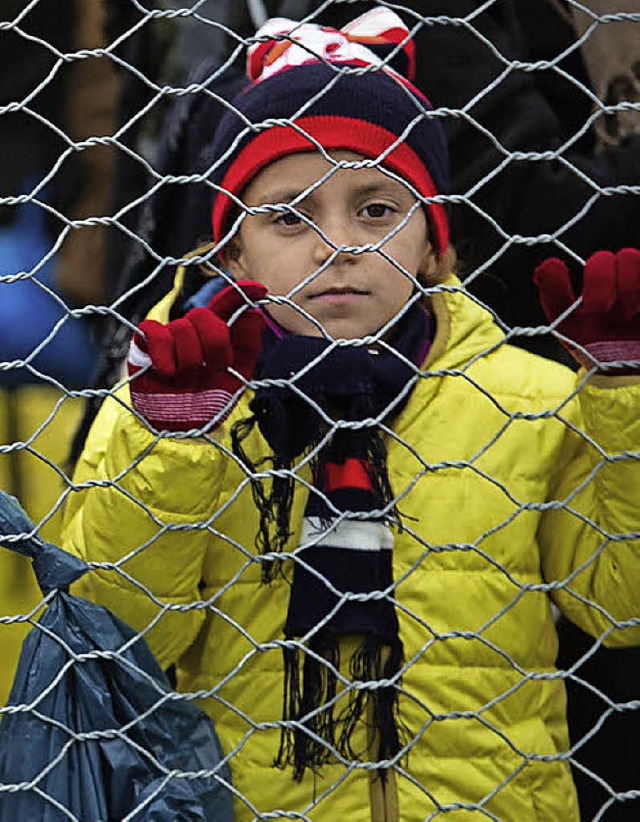 Flchtlingskind an der sterreichischen Grenze   | Foto: DPA