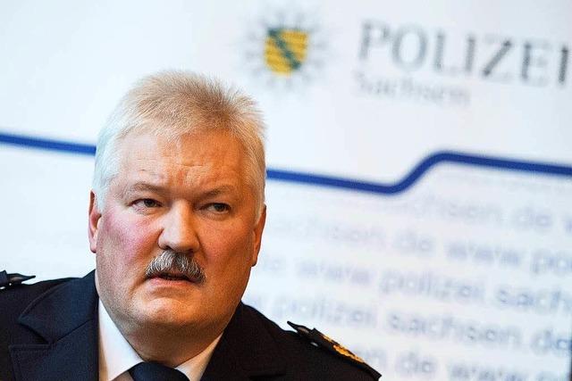 Nach fremdenfeindlichen Krawallen in Sachsen: Polizeipräsident weist Kritik zurück