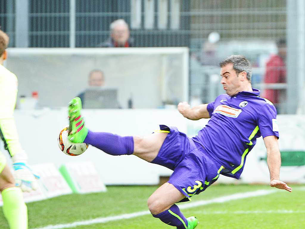 In der ersten Halbzeit gekmpft, im zweiten Durchgang mit Maximilian Philipp offensive Qualitt ausgespielt: Der Sportclub gewinnt in Sandhausen mit 2:0.