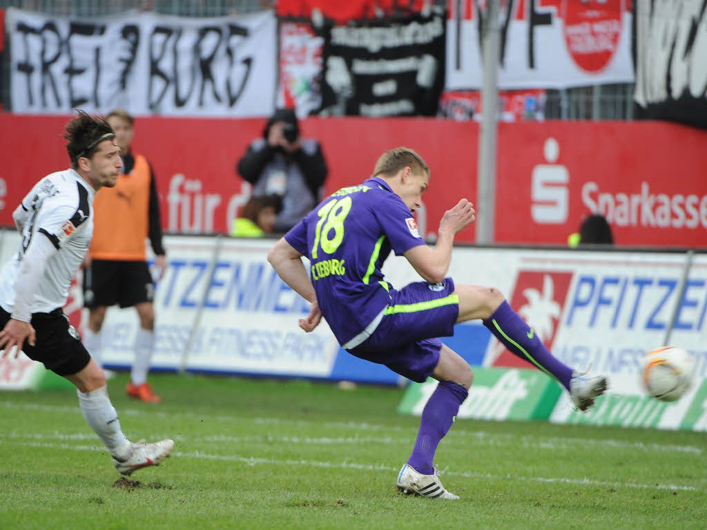 In der ersten Halbzeit gekmpft, im zweiten Durchgang mit Maximilian Philipp offensive Qualitt ausgespielt: Der Sportclub gewinnt in Sandhausen mit 2:0.