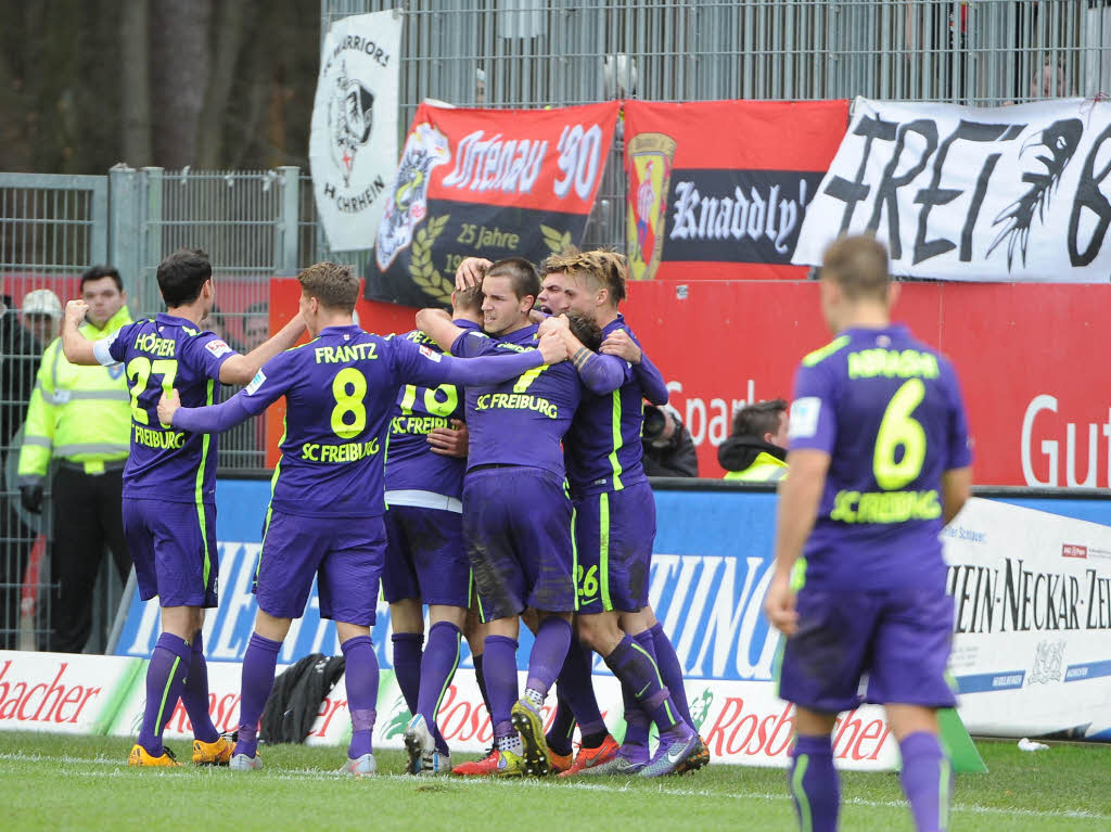 In der ersten Halbzeit gekmpft, im zweiten Durchgang mit Maximilian Philipp offensive Qualitt ausgespielt: Der Sportclub gewinnt in Sandhausen mit 2:0.