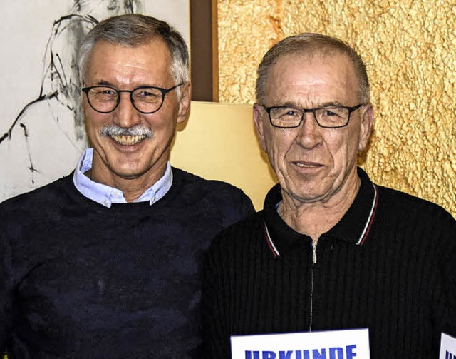 Erwin Seitel (links) ehrte Winfried Gr fr 40 Jahre Mitgliedschaft.   | Foto: S. Khli