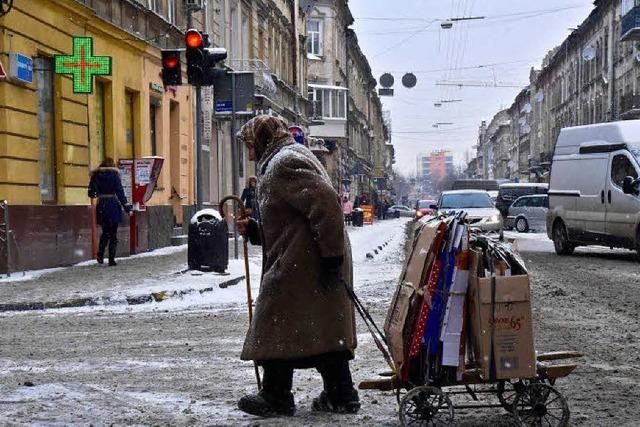 Wie die Menschen in Lviv versuchen, den Winter zu berstehen