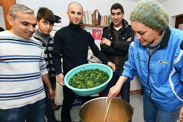 Flüchtlingsfamilien bedanken sich mit einem Essen bei den Opfingern