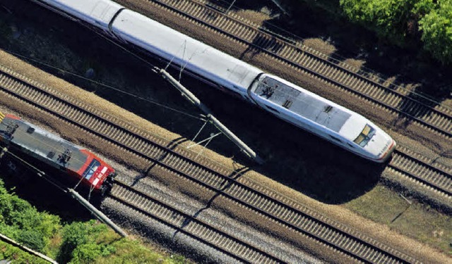 Die geplante Hchstgeschwindigkeit von...rigen Strecke,  wie hier bei Hannover.  | Foto: Archivfoto: DPA