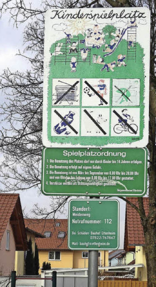 Notfalltafeln sollen auf Spielpltzen in Notfllen  helfen.   | Foto: Stadt