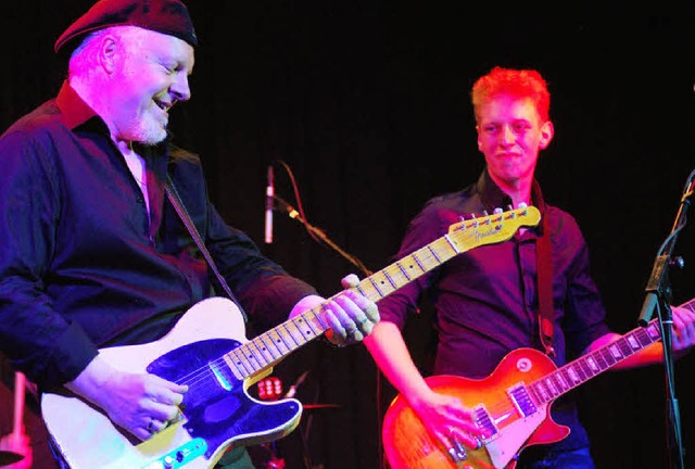 Fred Chapellier (links), hier mit Gita...b ein Blues-Rock-Party im Kesselhaus.   | Foto: Mink