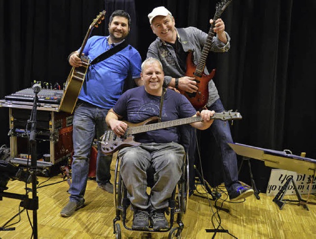 Jakob Rttnauer, Rainer Eckert und Rol...ue Partyband  &#8222;Wlderwahn&#8220;  | Foto: Sandhya Hasswani