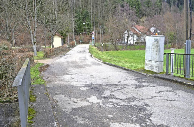 Die Rainstrae bis zur Brcke (hinten)...sjhrigen Straensanierungsprogramms.   | Foto: Nikolaus Bayer