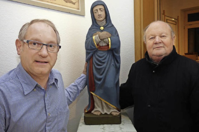 Die Marienfigur vom Lglerkreuz in Obe...rein sind mit dem Ergebnis zufrieden.   | Foto: Frank Leonhardt