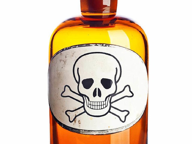 Die Flasche hatte kein Gift-Etikett.  | Foto: eyewave - Fotolia