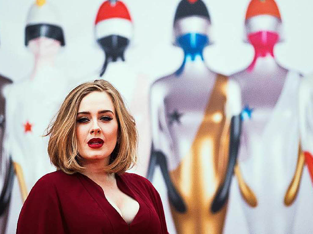 Sngerin Adele auf dem roten Teppich der Brit Awards