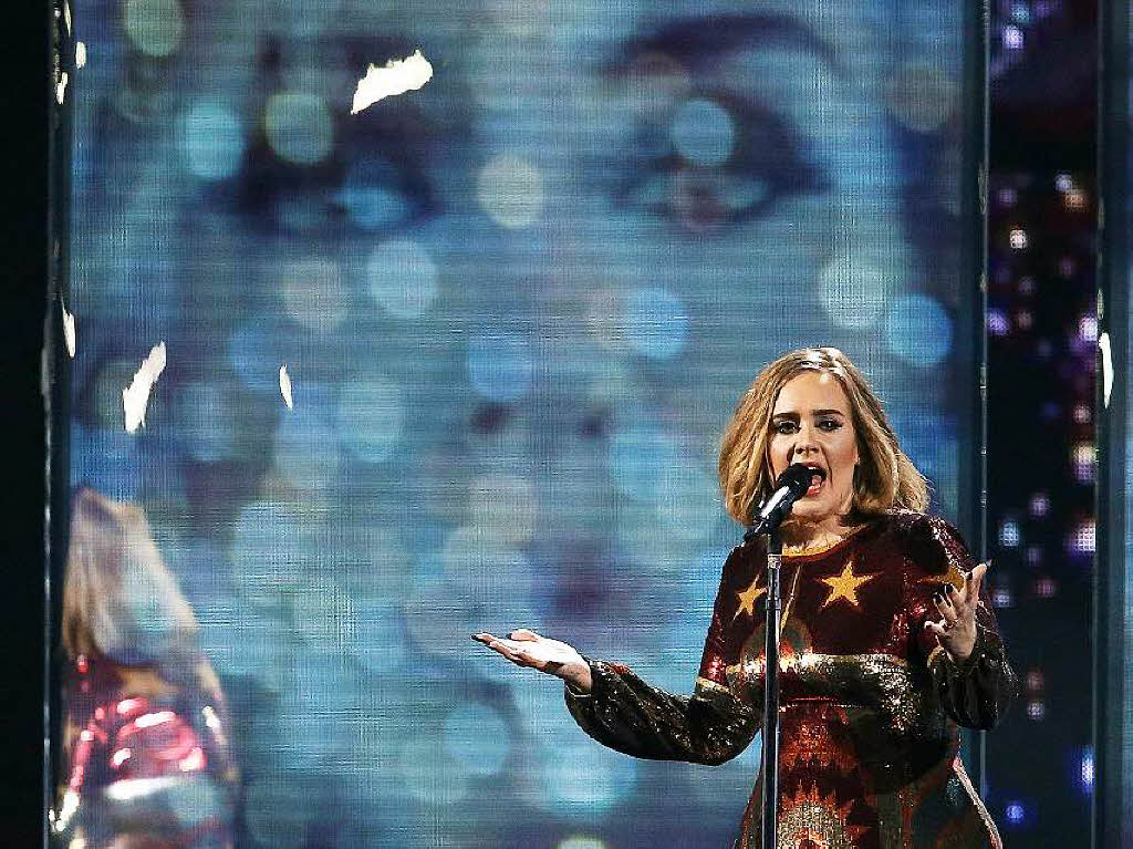 Adele bei den Brit Awards 2016 in London