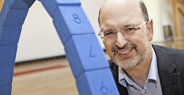 Professor Albrecht Beutelspacher ist der Erfinder des Mathematikums.   | Foto: Rolf Wegst