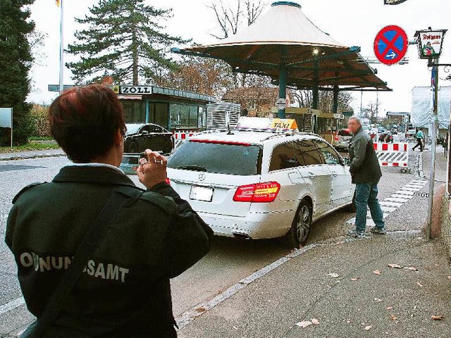 Immer wieder rger mit Falschparkern beim Zoll.  | Foto: Boris Burkhardt